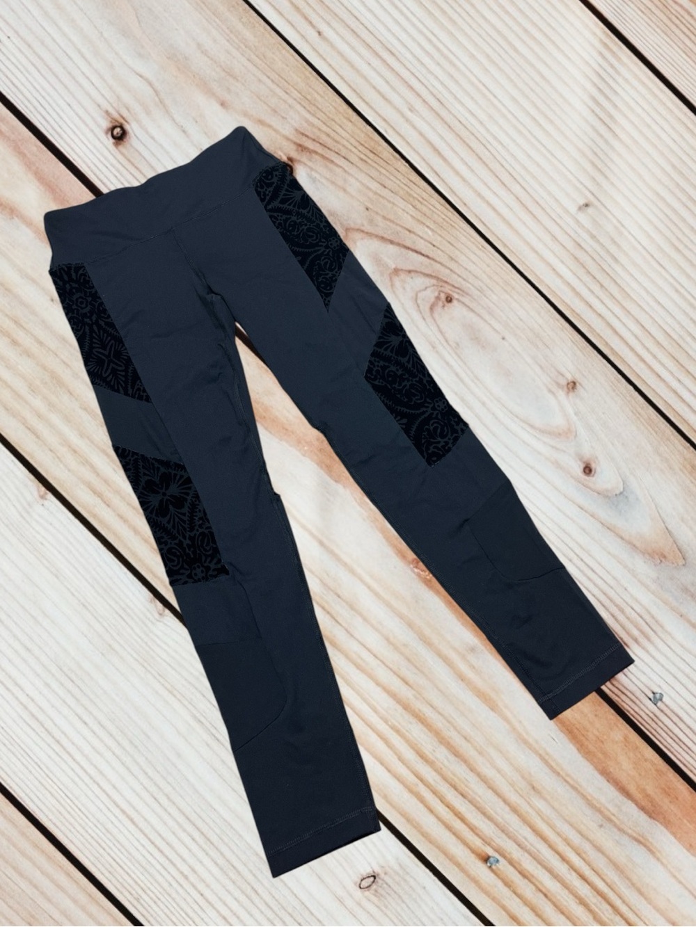 Zobha S black with mesh & velvet leggings